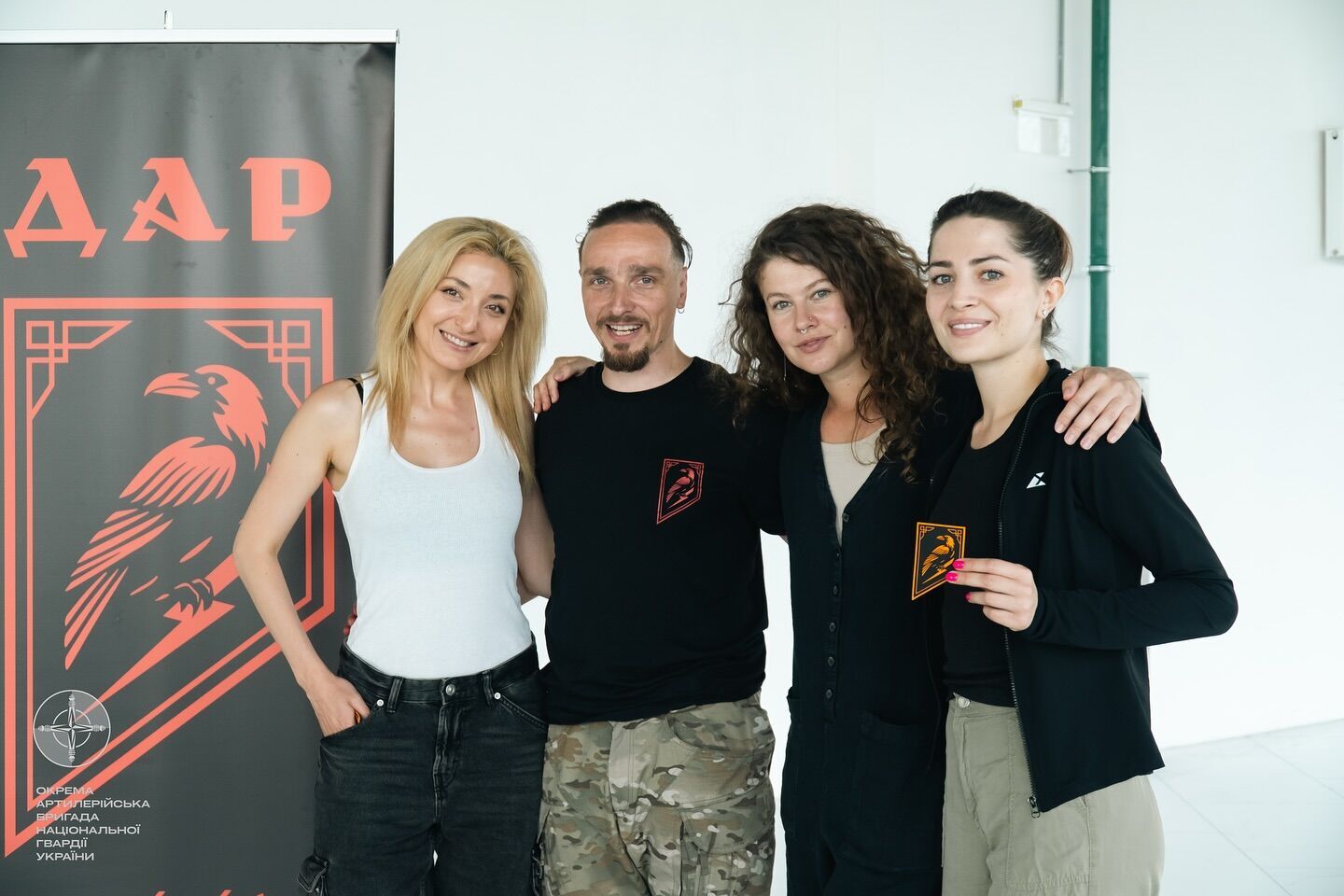 Петрожицька, Олійник та інші українські зірки з шевронами