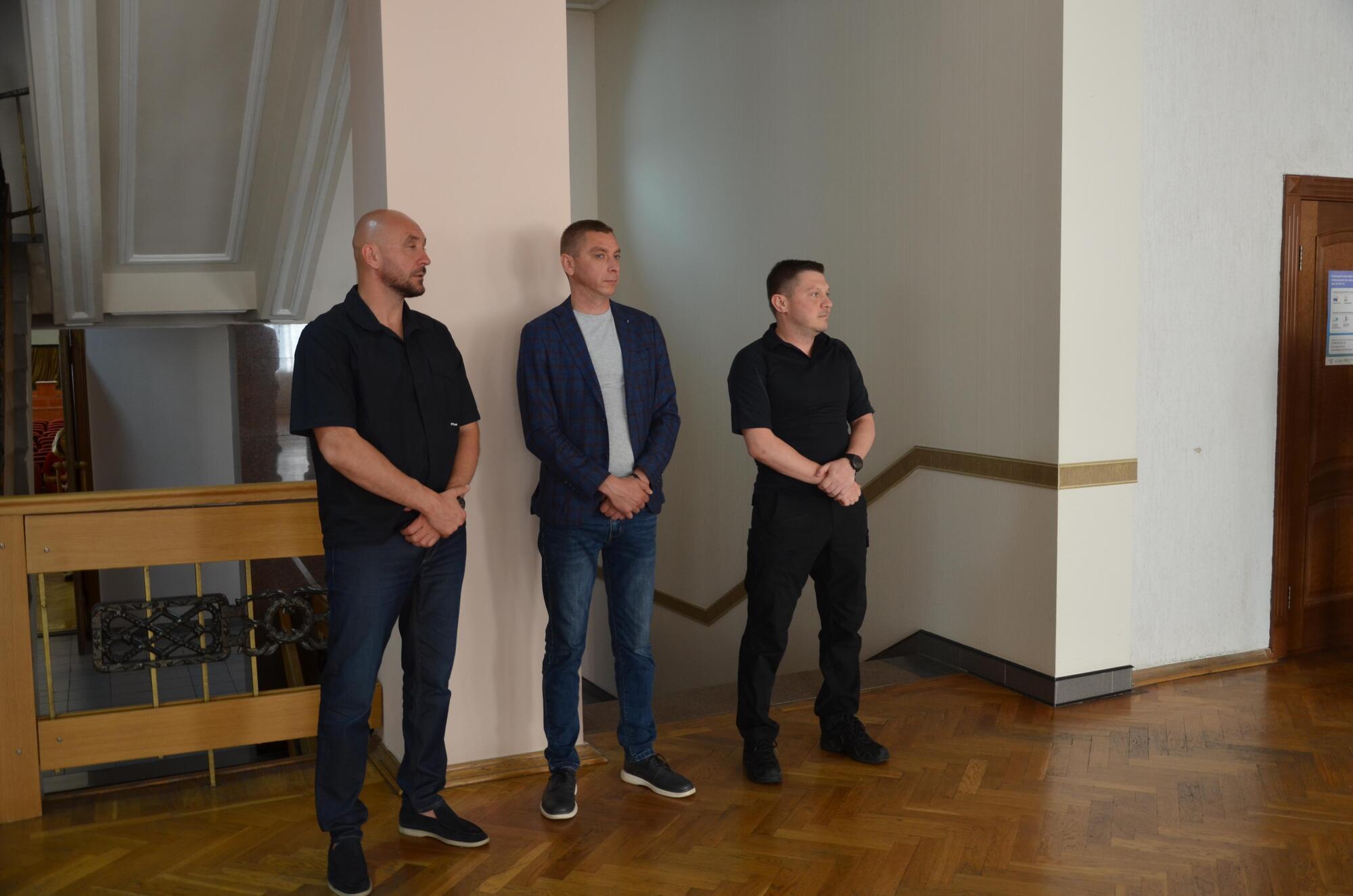 Председатель Консультативного экспертного совета Роман Бочкала во время мероприятия (слева)
