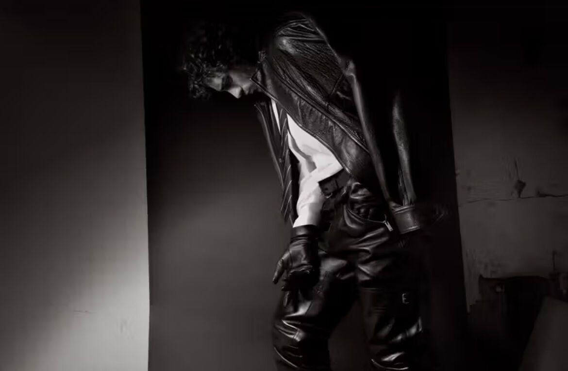 Тейлор-Джонсон и новая кампания Saint Laurent: мода, кино и стиль 70-х