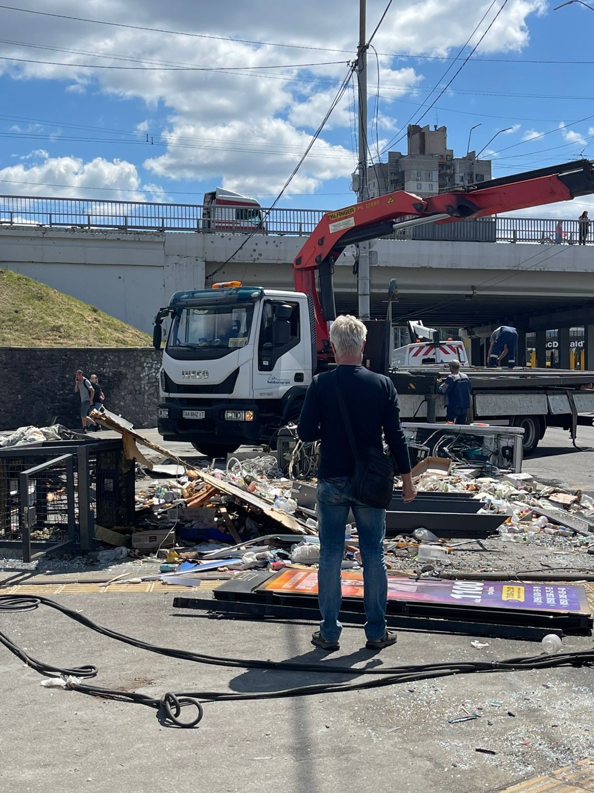 Метро ''Святошин'' після обстрілу