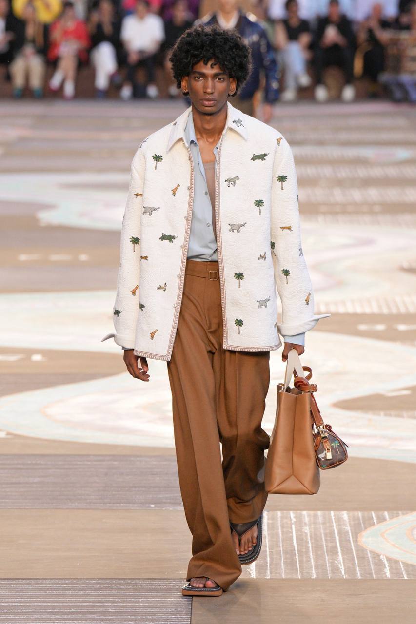 Фаррелл Уильямс показал индийское вдохновение в новой мужской коллекции Louis Vuitton