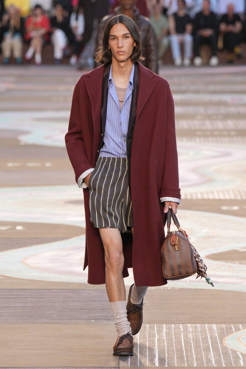 Фаррелл Уильямс показал индийское вдохновение в новой мужской коллекции Louis Vuitton