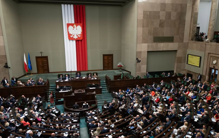 Польський парламент визнав 11 липня днем памʼяті жертв від рук ОУН і УПА: відповідь України