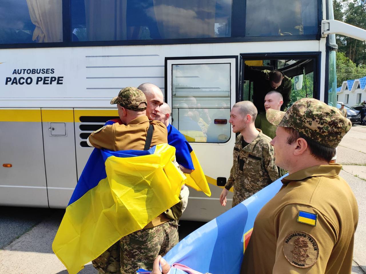 Первые военные возвращаются из плена