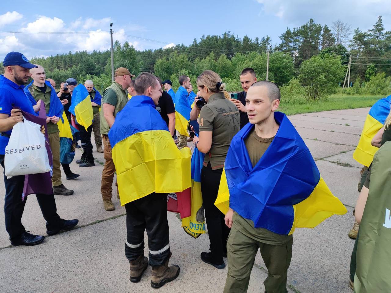 Первые военные возвращаются из плена