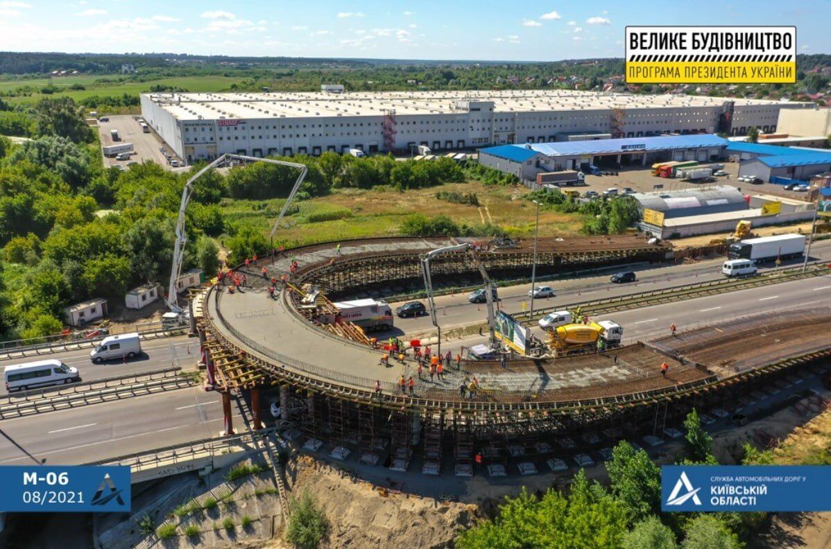 Заброшенная ''подкова'' на трассе М-06: кто и почему недостроил развязку возле Стоянки Киевской области?