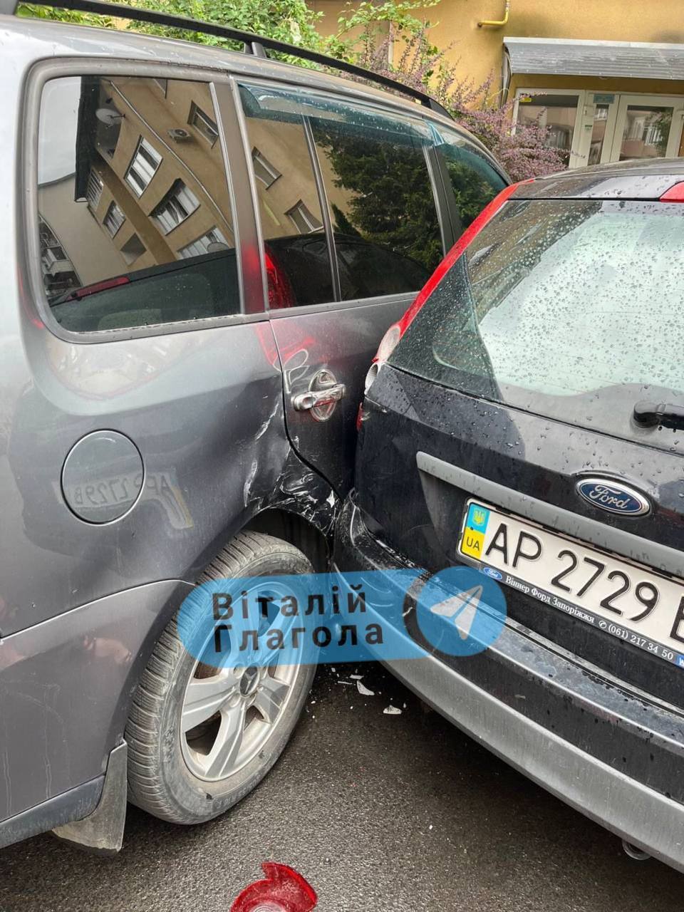 В Ужгороді п’яна водійка знесла шість автівок біля супермаркету