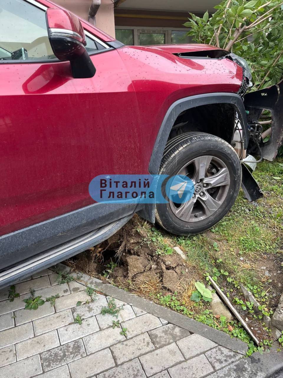 В Ужгороді п’яна водійка знесла шість автівок біля супермаркету