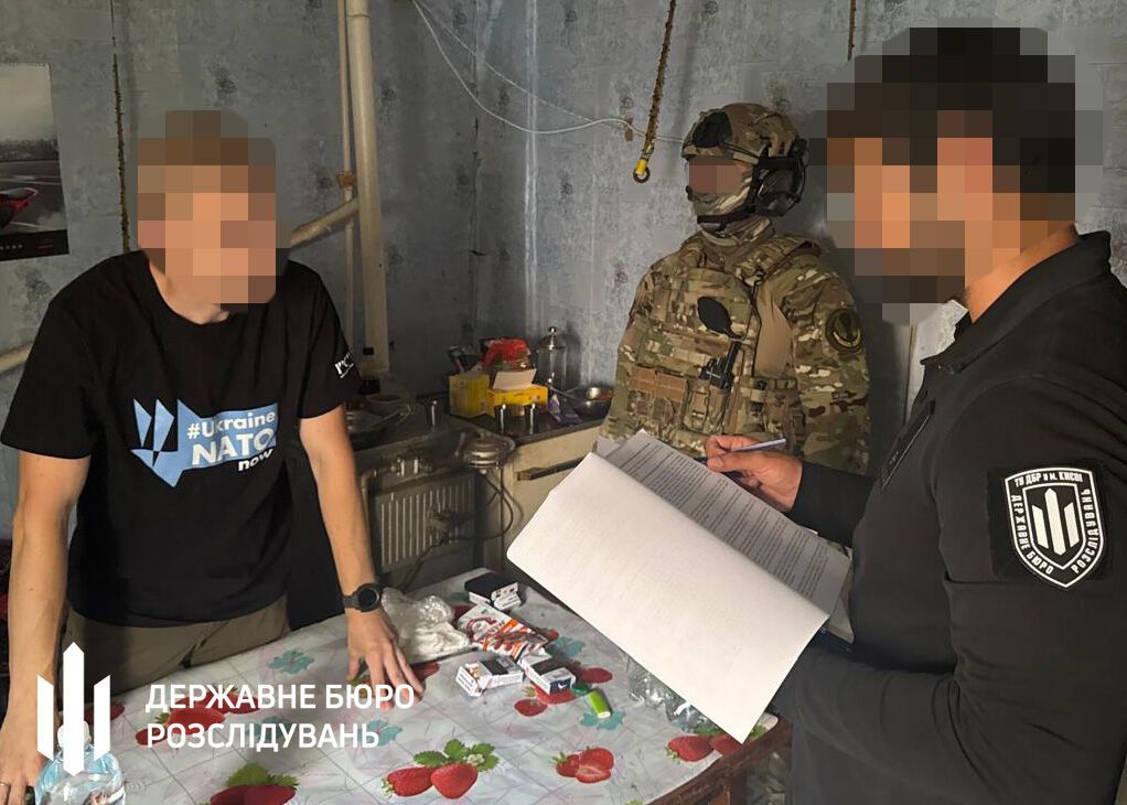  ’’Солдатка’’ на підборах і ’’служба’’ на Сейшелах: як чиновники ухиляються від армії