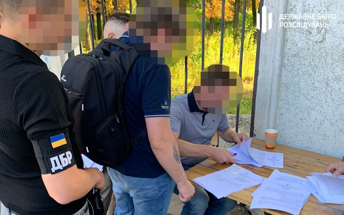  ’’Солдатка’’ на підборах і ’’служба’’ на Сейшелах: як чиновники ухиляються від армії