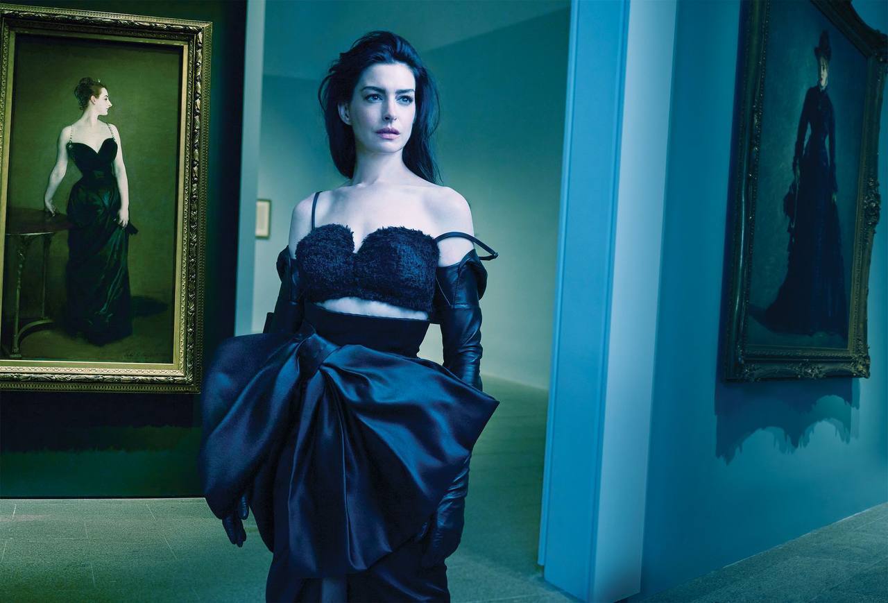 Новые обложки Vogue: Энн Гетевей, Моника Беллуччи, Doechii и Розе украсили августовские выпуски