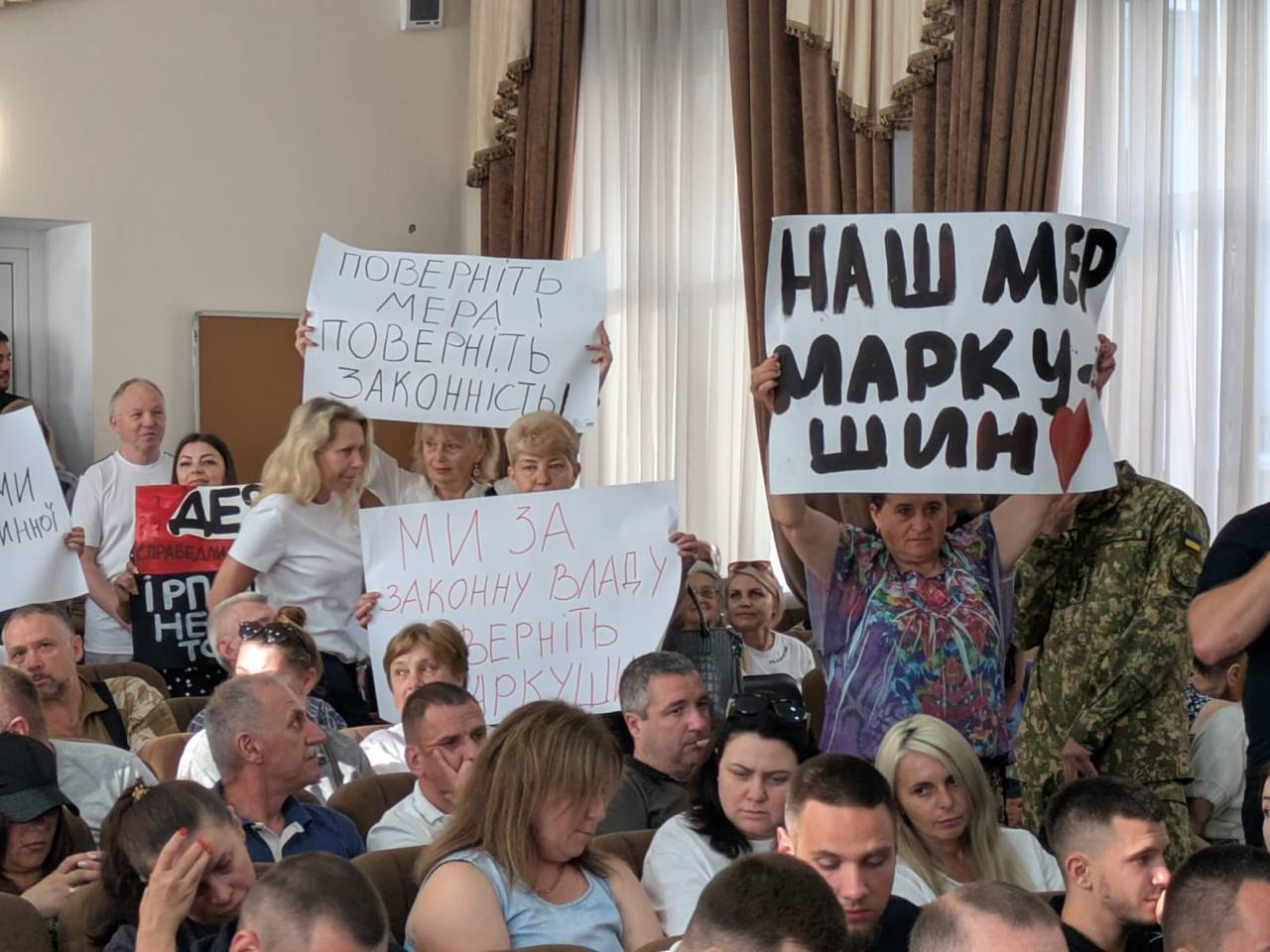 Попытка ''переворота'' в Ирпене снова провалилась: община сорвала голосование против Маркушина