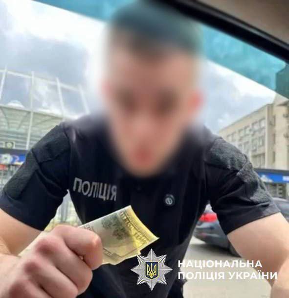 Блоггеров в Киеве оштрафовали за видео в форме полицейских