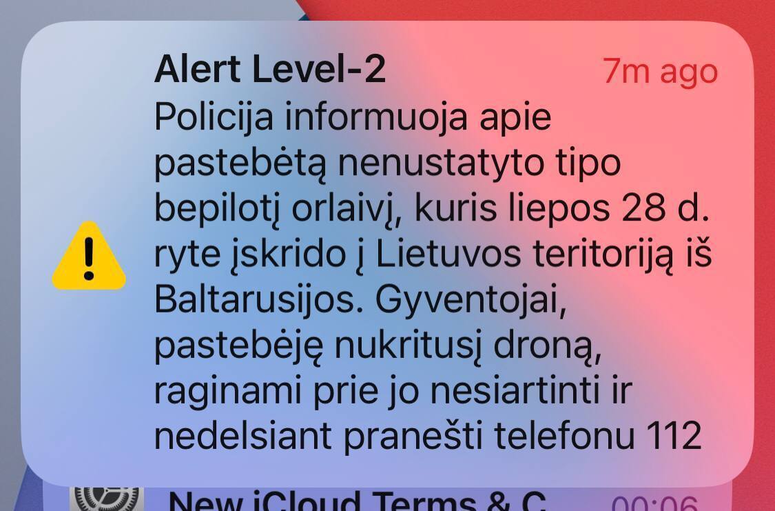 Такі повідомлення жителі Литви на телефони отримали