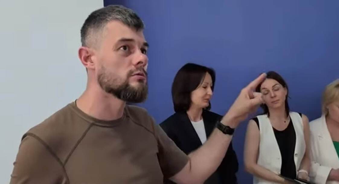 Проявив зневагу до бійців на протезах: ветерани вимагають відсторонити президента НАМН Лазоришинця