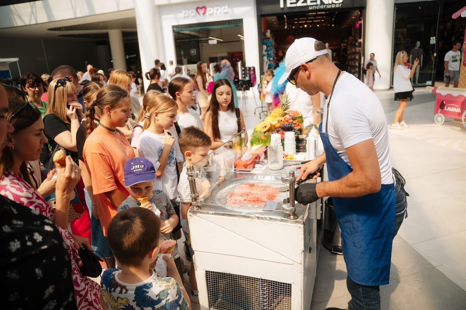 Фестиваль мороженого в Lavina Mall
