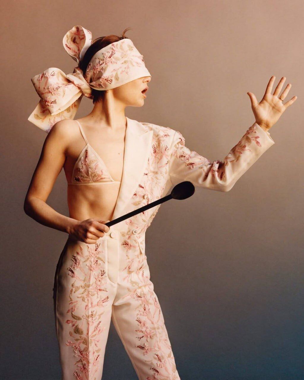 Ліндсі Лохан, Майлі Сайрус, Дженніфер Еністон та Емма Стоун — нові зіркові обкладинки світових глянців