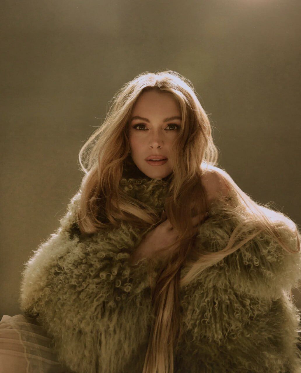 Ліндсі Лохан, Майлі Сайрус, Дженніфер Еністон та Емма Стоун — нові зіркові обкладинки світових глянців