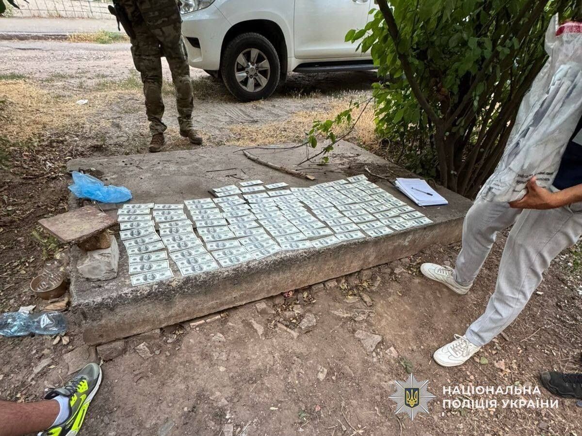 $17 тисяч за довідку про непридатність: скандального ''волонтера'' з Херсонщини затримали за торгівлю ''білими білетами''