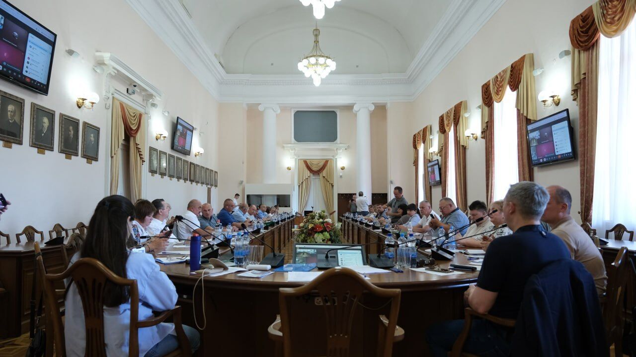 Обороноздатність, боротьба з корупцією і  захист прав ветеранів: у Києві пройшло розширене засідання голів громрад 