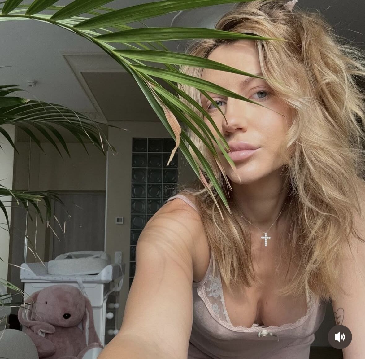 Після пологів Леся Нікітюк швидко повертається у робочий ритм