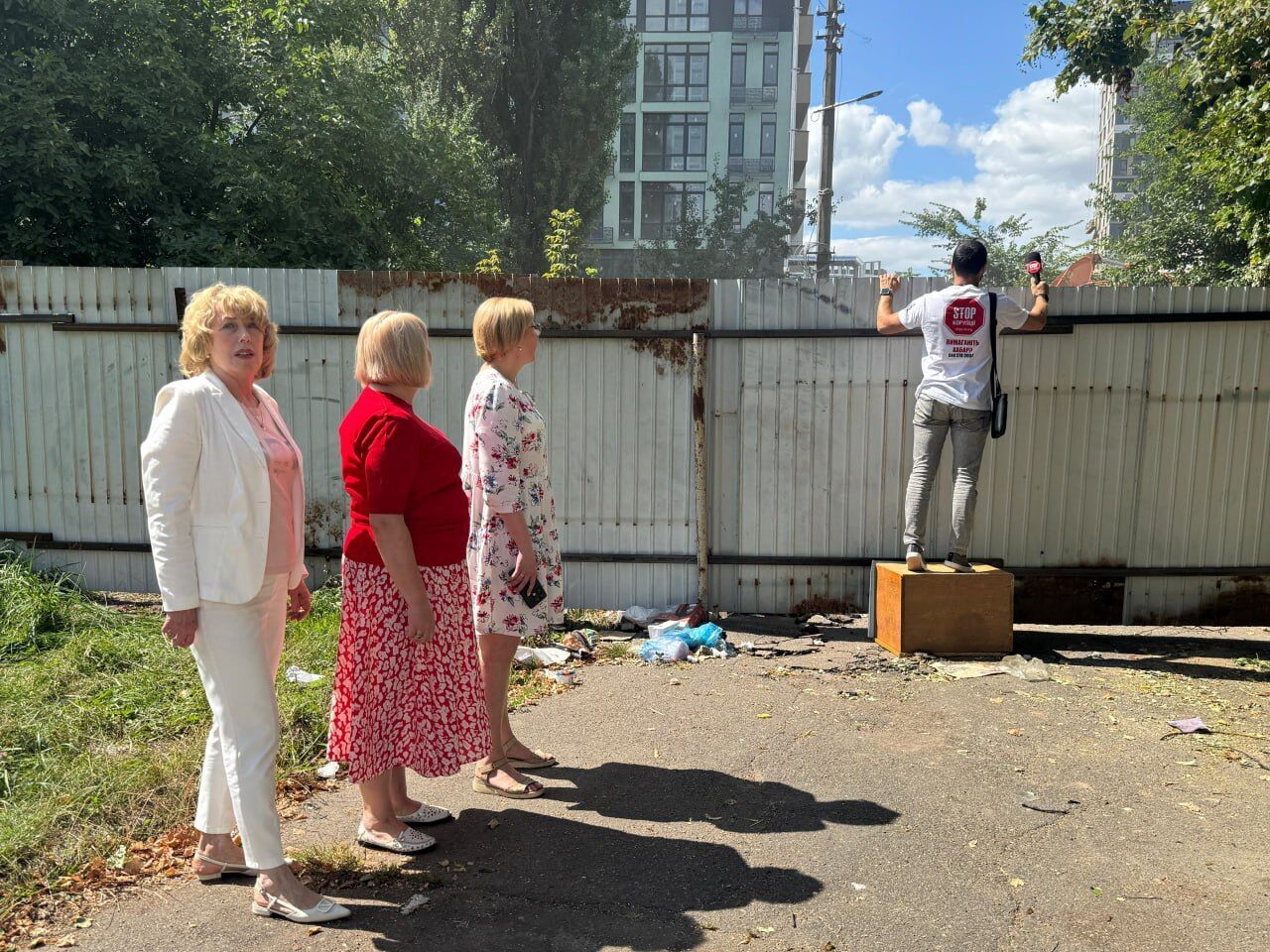 Рейдерский захват в Голосееве: скандальный застройщик уничтожил имущество столетнего научного института (фото)