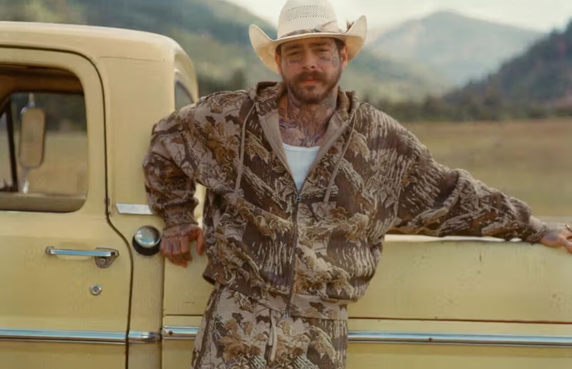 SKIMS представил мужскую коллекцию с Пост Мэлоуном и новым материалом Heavyweight Fleece