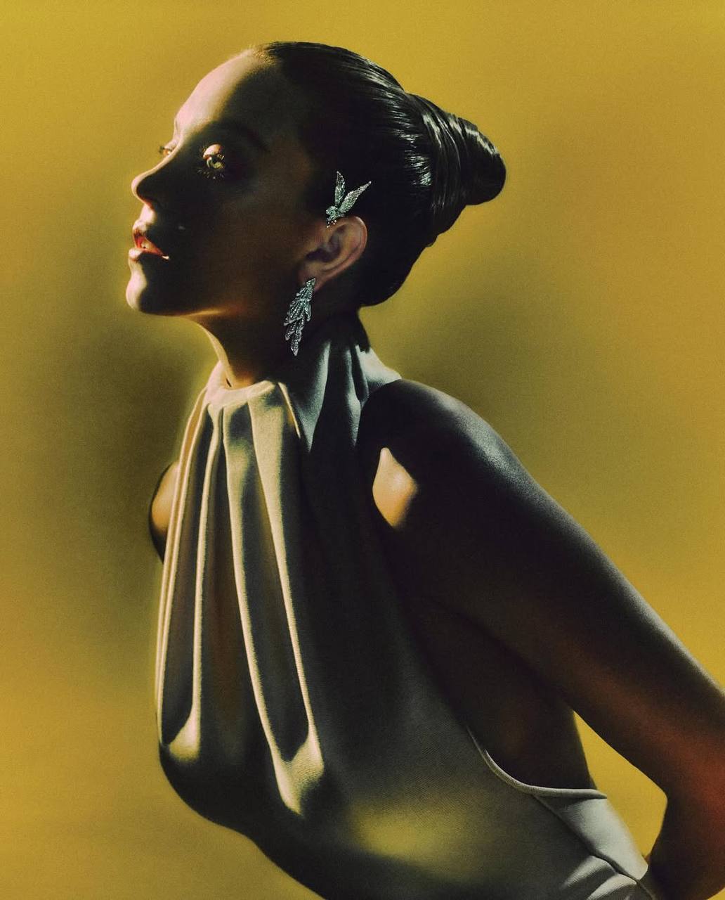 Леонардо Ді Капріо, Дженна Ортега, Дуа Ліпа, Шерон Стоун, Джіджі Хадід, Сідні Суїні стали героями нових обкладинок світових журналів