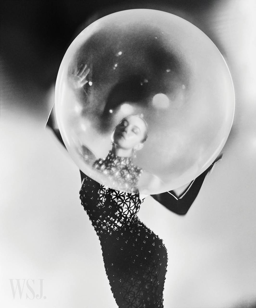 Леонардо Ді Капріо, Дженна Ортега, Дуа Ліпа, Шерон Стоун, Джіджі Хадід, Сідні Суїні стали героями нових обкладинок світових журналів