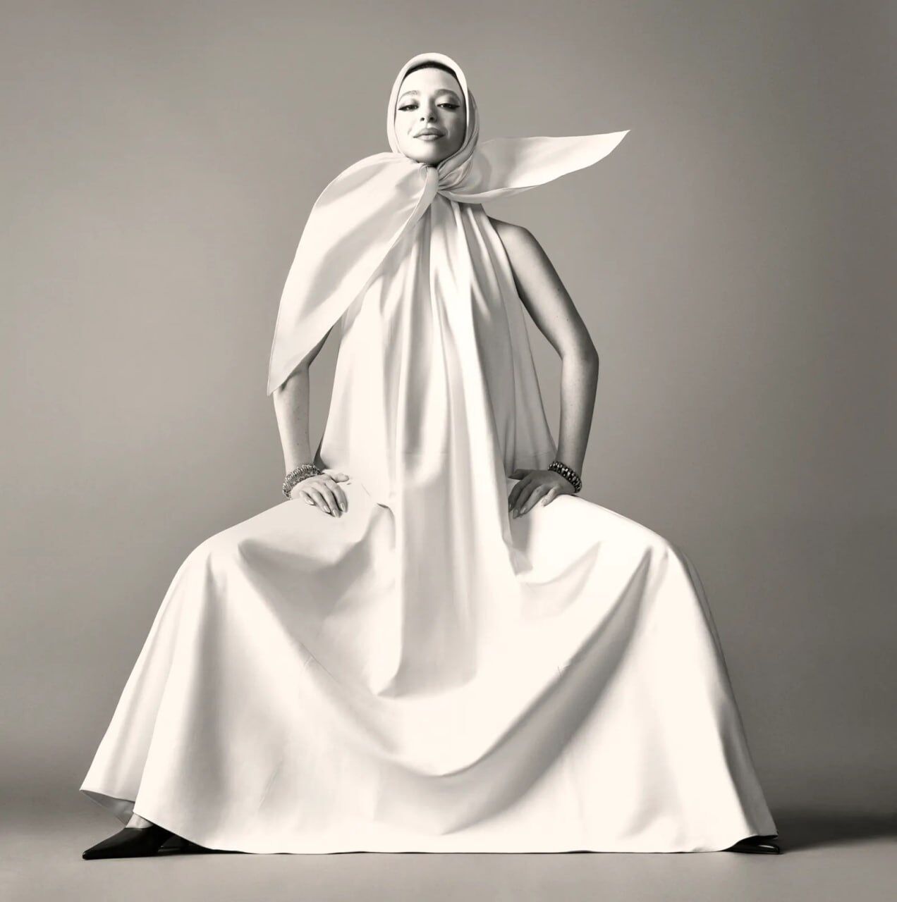 Леонардо Ді Капріо, Дженна Ортега, Дуа Ліпа, Шерон Стоун, Джіджі Хадід, Сідні Суїні стали героями нових обкладинок світових журналів