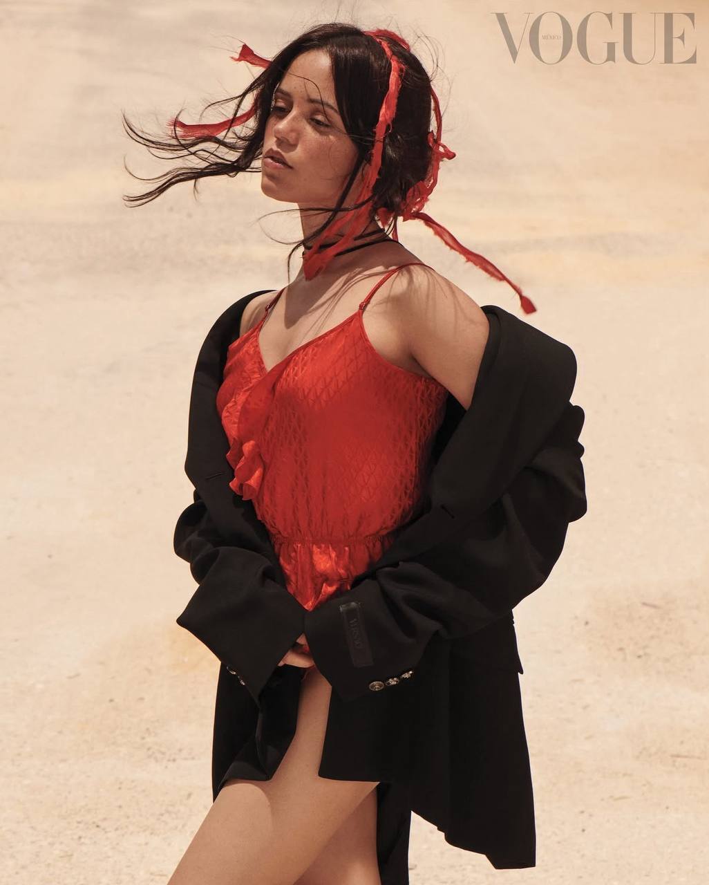 Леонардо Ді Капріо, Дженна Ортега, Дуа Ліпа, Шерон Стоун, Джіджі Хадід, Сідні Суїні стали героями нових обкладинок світових журналів