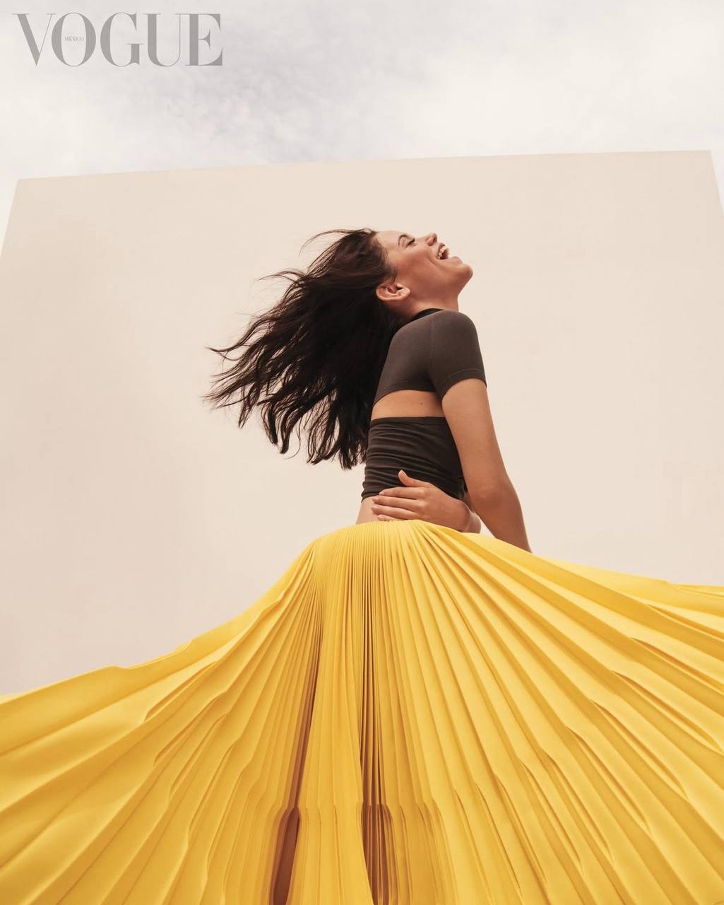 Леонардо Ді Капріо, Дженна Ортега, Дуа Ліпа, Шерон Стоун, Джіджі Хадід, Сідні Суїні стали героями нових обкладинок світових журналів