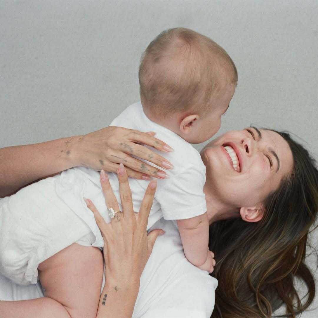 Гейлі Бібер з сином