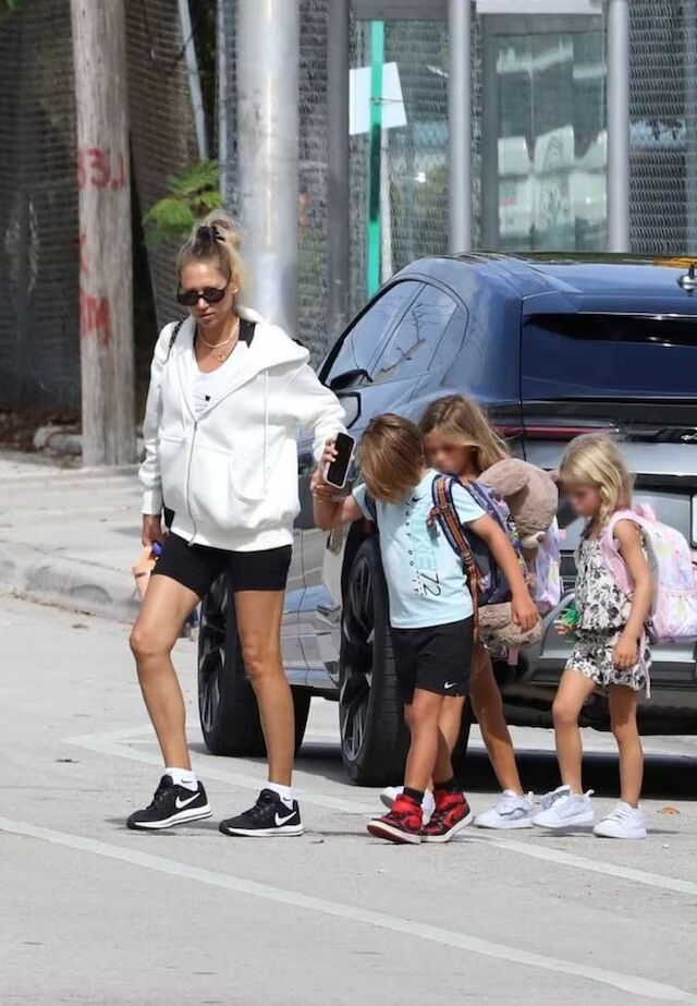 Семья Иглесиаса пополнится: Анна Курникова снова беременна