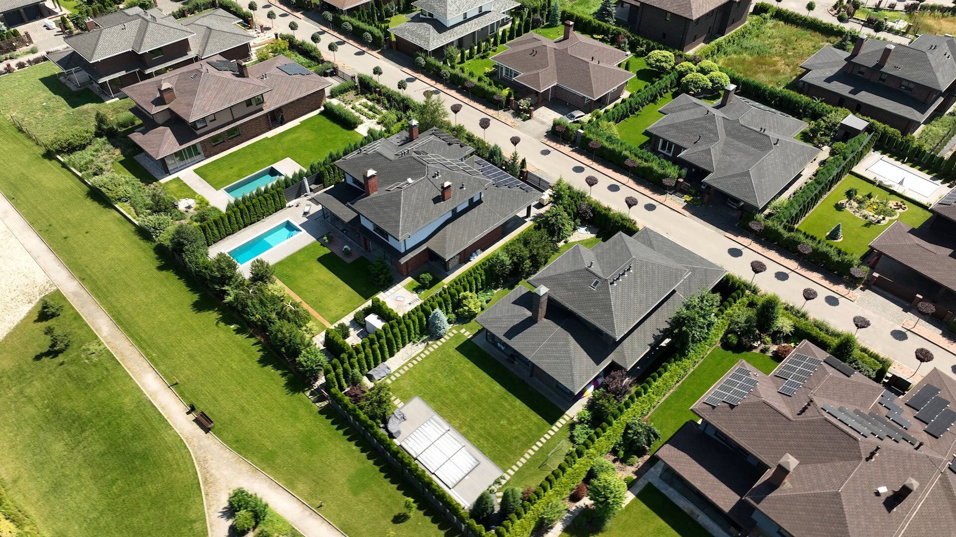 Елітне житло, зламані закони: розслідування СтопКору про ''дерибан'' землі та свавілля забудовника Прилипка