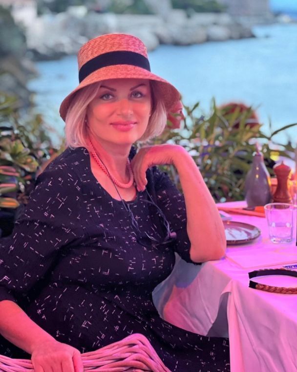 Ексклюзив: Оля Полякова поділилася рідкісним фото з мамою та ніжними словами до її свята