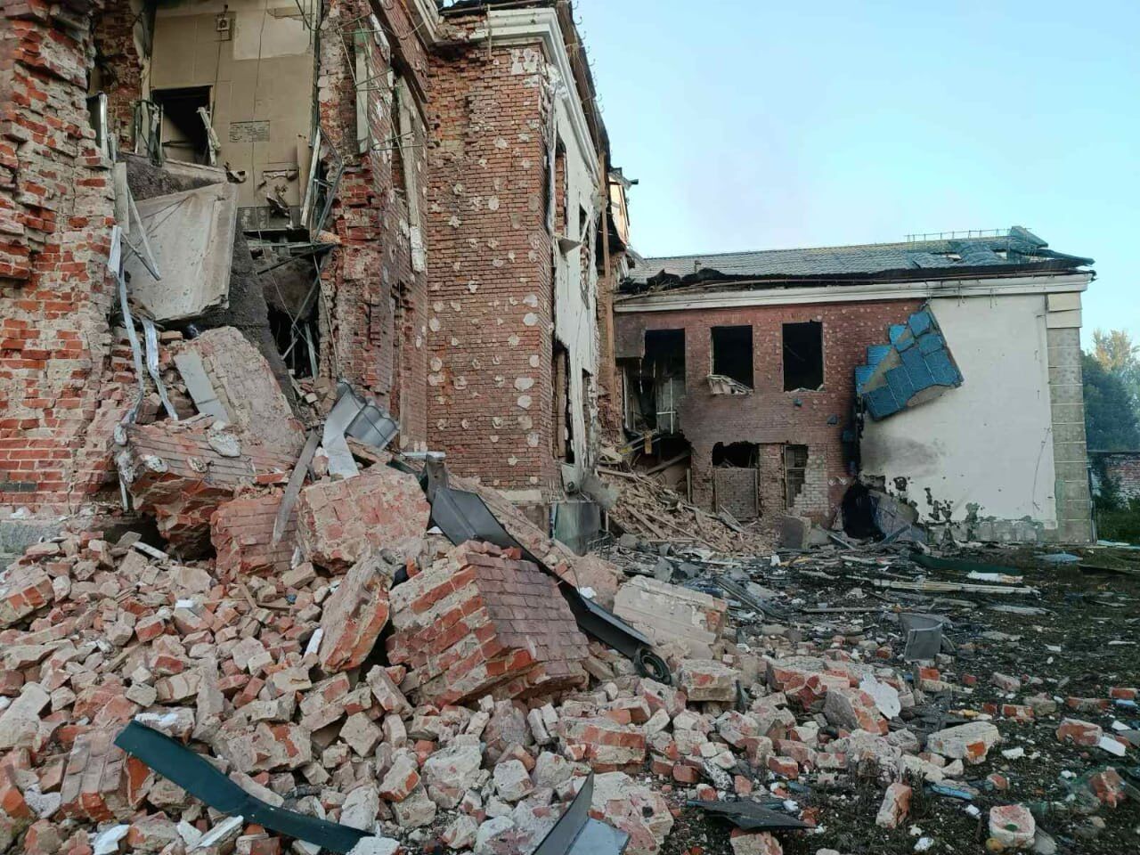 Масований удар дронами по Лозовій