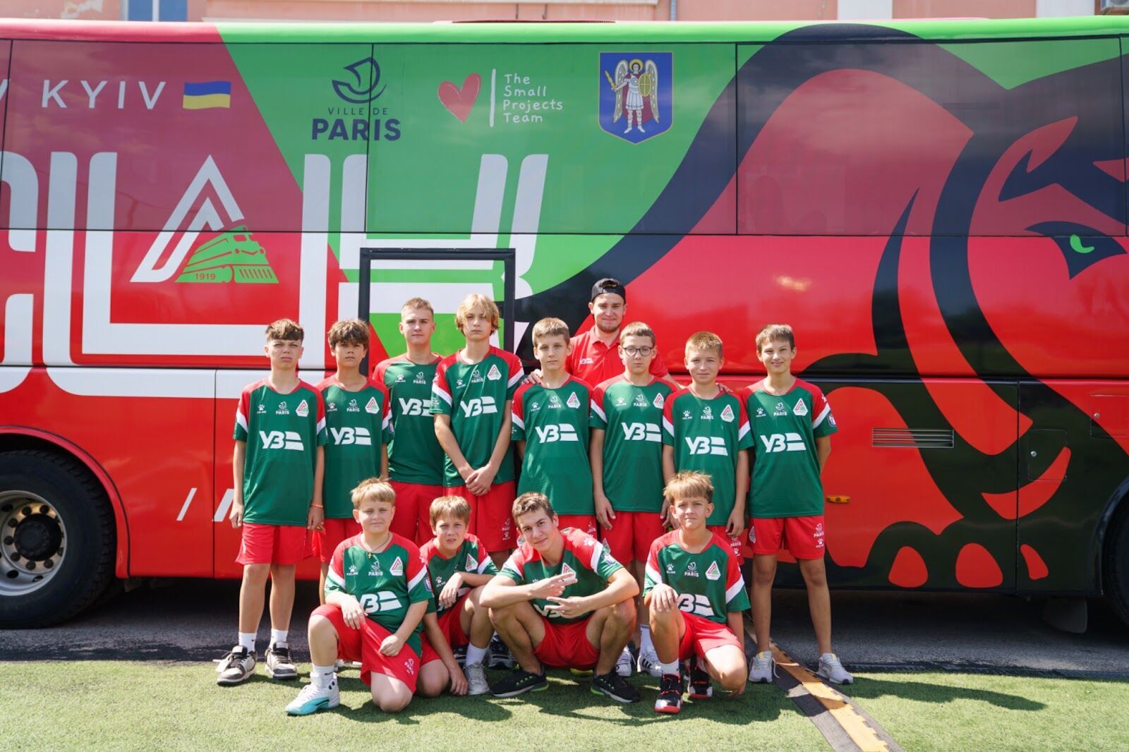 Стадиону ''Локомотив'' в Киеве 100 лет: как легенда футбола восстанавливается после обстрелов