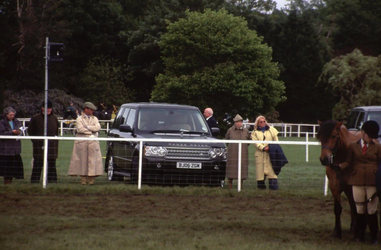 Личный Range Rover Елизаветы II выставят на аукцион в августе