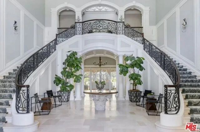 У маєтку Періс Гілтон виявили кімнату, якої ніхто не чекав