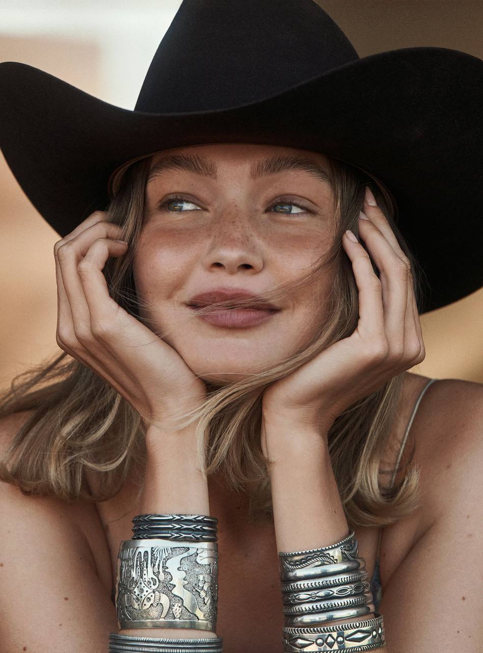 Голливудские актеры и топ-модели стали героями самых ожидаемых номеров глянца осени