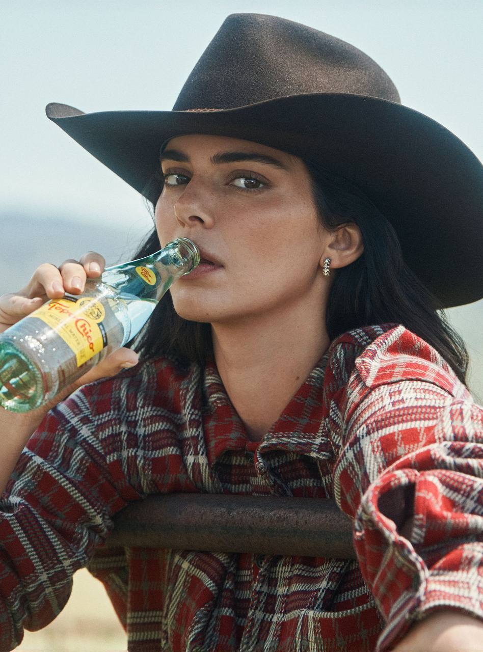 Голливудские актеры и топ-модели стали героями самых ожидаемых номеров глянца осени