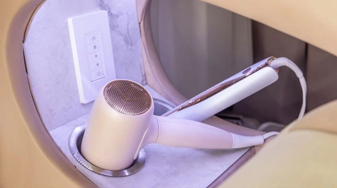 Lexus представил внедорожник с салоном красоты и гардеробом внутри