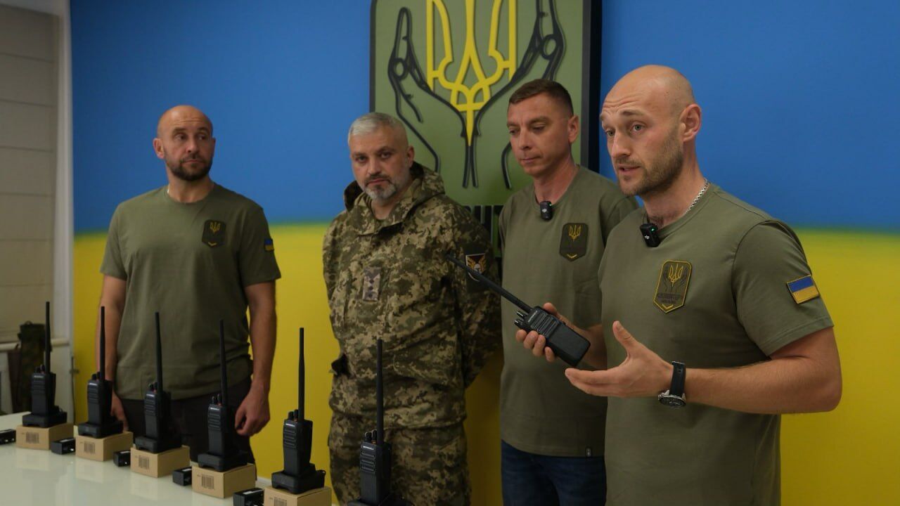 Зв'язок на передовій: БФ ''Батальйон Волонтер'' забезпечив бійців 46-ї бригади сучасними раціями