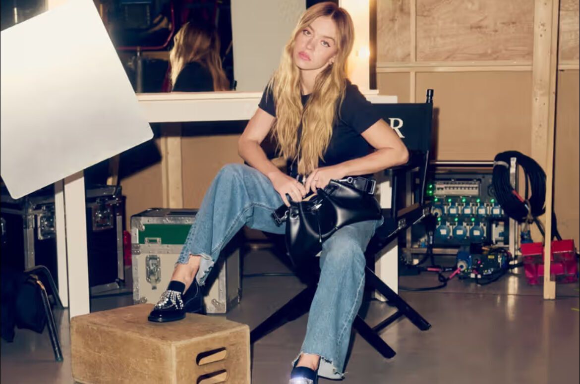 Сидни Суини представила осеннюю кампанию Jimmy Choo 2025