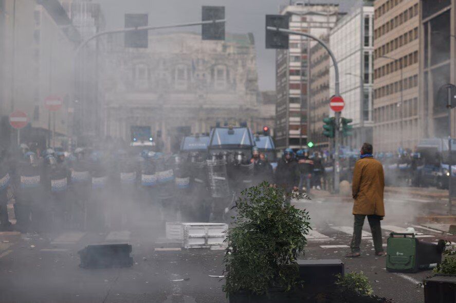 В Италии вспыхнули масштабные пропалестинские протесты и столкновения с полицией