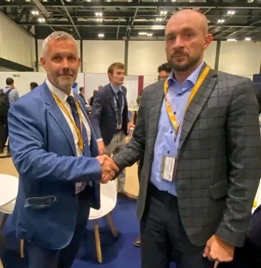 Ділог Сергія Усова з Лансом Фостером