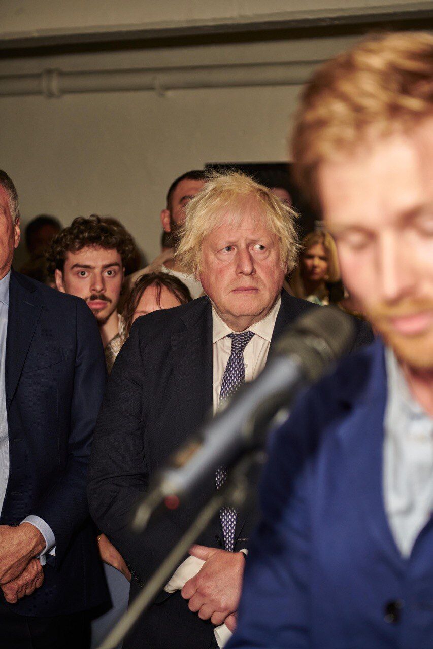 В Лондоне открыли выставку ''Несокрушимая Украина'' с участием Залужного и Бориса Джонсона