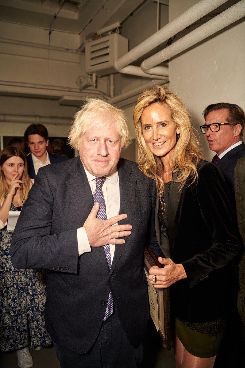 В Лондоне открыли выставку ''Несокрушимая Украина'' с участием Залужного и Бориса Джонсона