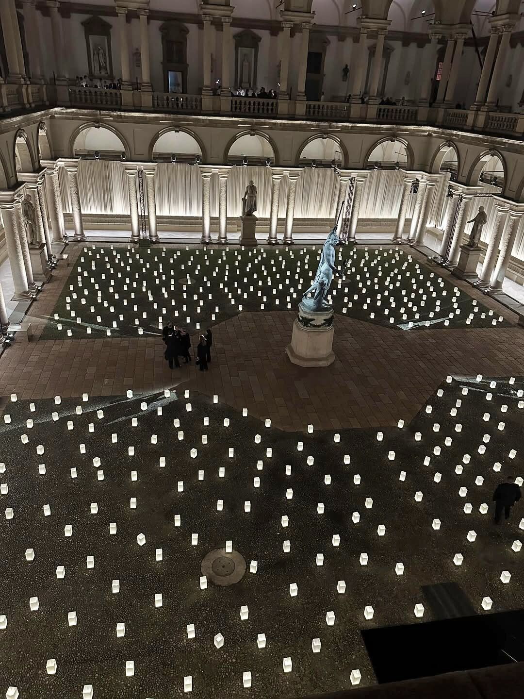 Последняя коллекция Армани: эмоциональное шоу собрало мировых звезд в Милане